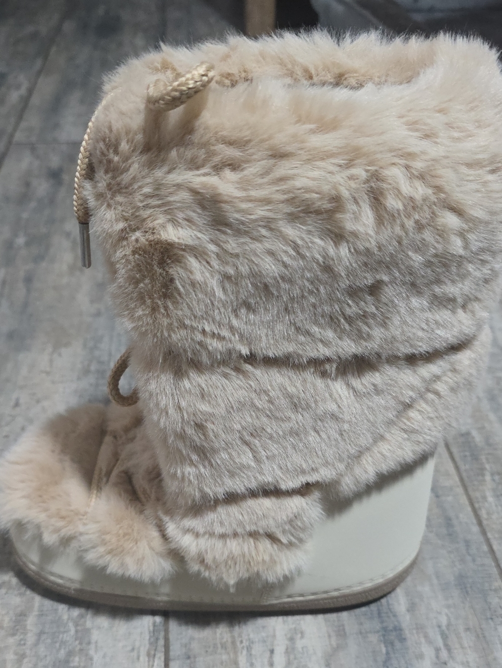 Women's Lace-Up Fuzzy Platform Boots — Beige